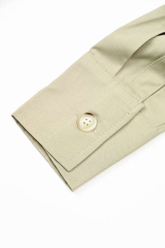 Short Estilo Trench Coat Clásico Británico Cintura Ajustada Caqui Claro - Image 27