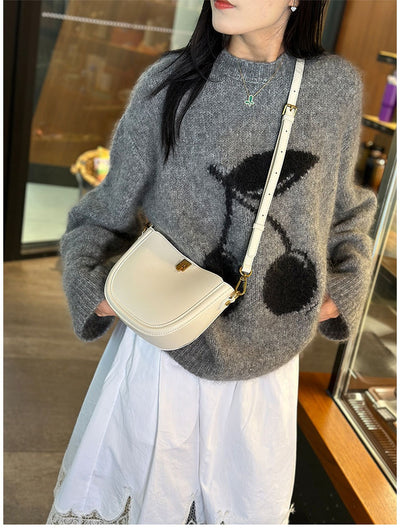 Bolso Mensajero de Cuero para Mujer - Diseño Minimalista y Versátil - Image 16