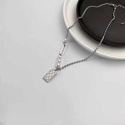 Collar Vintage Cuadros Franceses con Perlas Estilo Hepburn Elegante