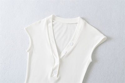 Playera Cuello V Ajustada de Manga Corta - Diseño Moderno y Favorecedor - Image 38