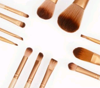Set de 12 Brochas de Maquillaje Profesional en Caja de Metal - Image 4