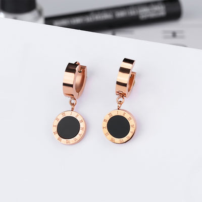 Aretes Minimalistas con Números Romanos en Círculo - Image 6