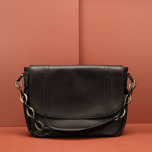 Bolso de Cuero Negro con Correa Ajustable