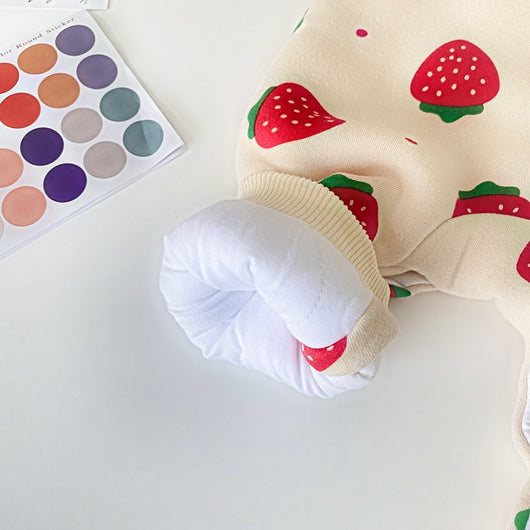 Enterizo Acolchado para Bebé Niña con Estampado de Fresas - Image 4