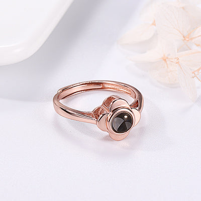 Anillo de Proyección Ajustable para Parejas con Diseño de Flor - Image 10