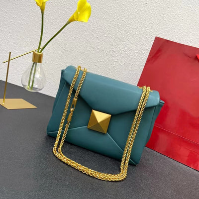 Bolso de Cadena Retro con Remaches Dorados para Mujer - Versátil y Elegante - Image 7