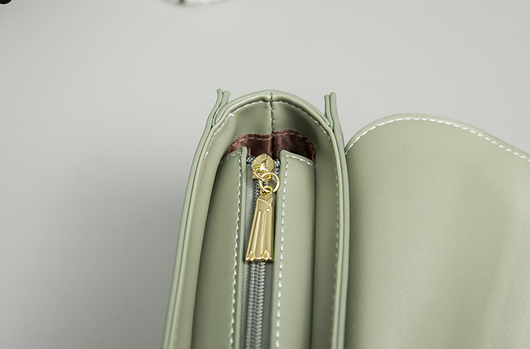 Bolso Mensajero de Cadena Dorada para Mujer - Versátil y Moderno - Image 15