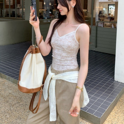 Camiseta Elegante sin Mangas de Encaje Premium para Mujer - Image 3