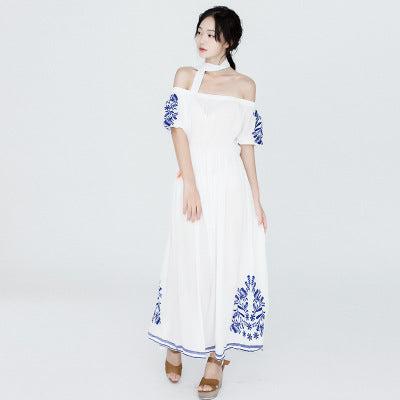 Vestido Largo Elegante Hombros Descubiertos con Cuello Único - Image 10