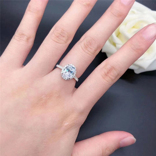 Anillo de Diamante Paloma Forma Huevo para Propuesta de Matrimonio