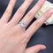 Anillo de Diamante Paloma Forma Huevo para Propuesta de Matrimonio