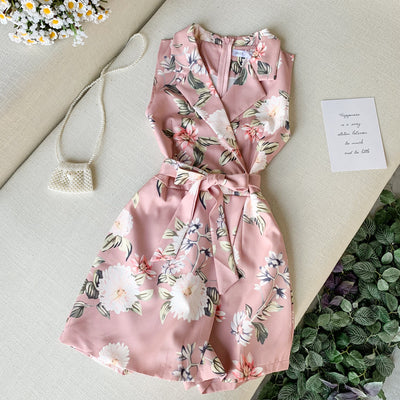 Jumpsuit Elegante sin Mangas con Cuello y Estampado Floral - Image 6
