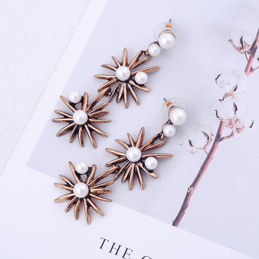 Aretes de Perla y Aleación - Diseño Floral Elegante