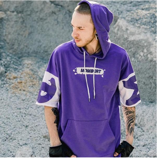 Playera Holgada con Capucha Estilo Graffiti - Diseño Urban Hip-Hop para Hombre - Image 3