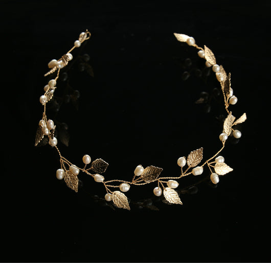 Diadema de perlas tejida a mano para novia - Image 9