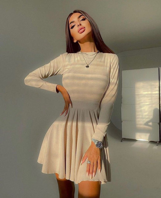 Vestido Largo A-line con Espalda Descubierta y Mangas Largas