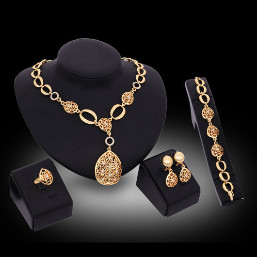 Conjunto de Joyas Elegante: Collar, Aretes, Pulsera y Anillo