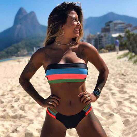 Bikini Deportivo con Diseño de Rayas y Costuras Contrastantes - Image 4