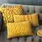 Cojín Decorativo Neoclásico Amarillo Hecho a Mano con Costura y Pliegues Artesanales