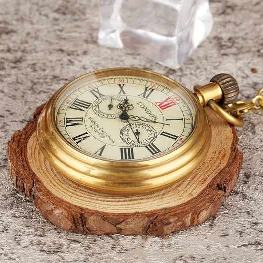 Reloj de Bolsillo Manual Grande con Números Romanos en Latón Descubierto - Image 4