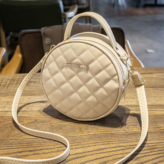 Bolso Redondo Pequeño con Bordado de Rombo y Diseño Asimétrico - Image 10