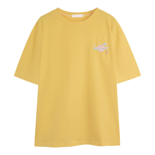Playera Suelta con Estampado Bordado de Manga Corta - Image 2