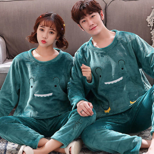 Pijama de Pareja en Franela Gruesa y Terciopelo - Conjunto Abrigado para Casa - Image 20