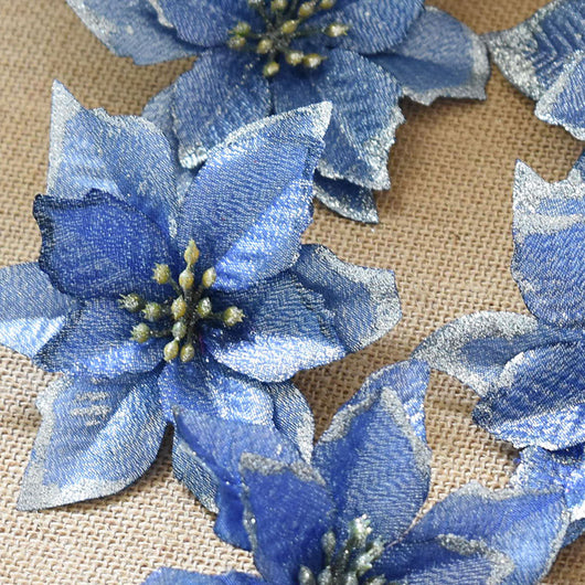 Flor Navideña Dorada de 13cm con Tres Capas - Image 5