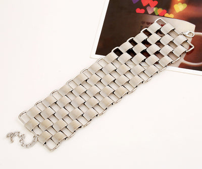 Pulsera de Metal Pesado - Joya Maestra para Coleccionistas - Image 11