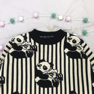 Sudadera Gruesa con Ilustración de Panda a Rayas Blanco y Negro - Image 3
