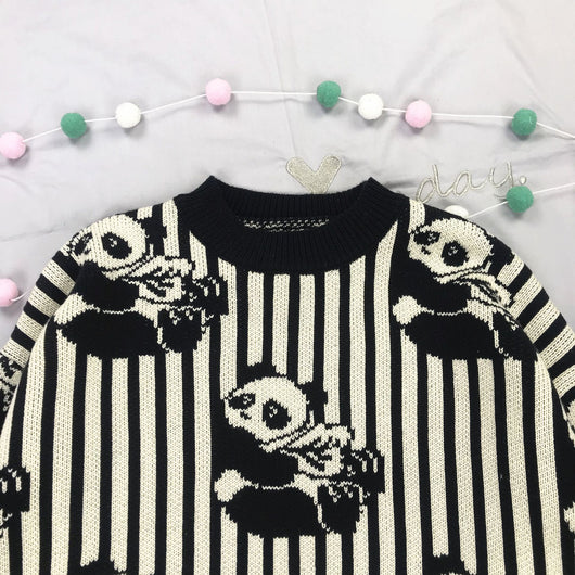 Sudadera Gruesa con Ilustración de Panda a Rayas Blanco y Negro - Image 3