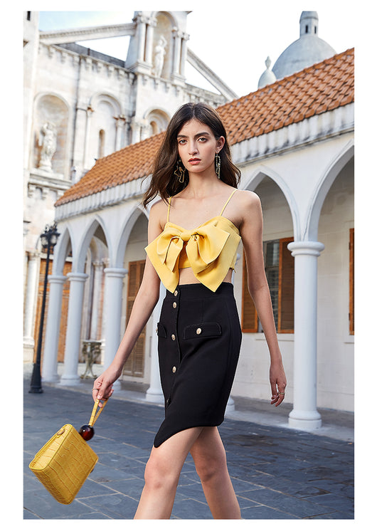 Top Halter Amarillo con Lazo y Detalle de Hombro - Image 12