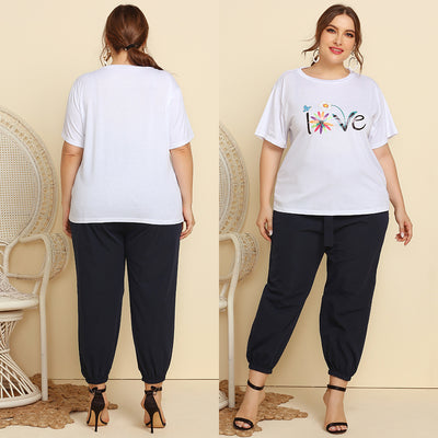 Conjunto Casual Mujer: Blusa Estampada con Cuello Redondo y Detalle de Cordones - Image 2
