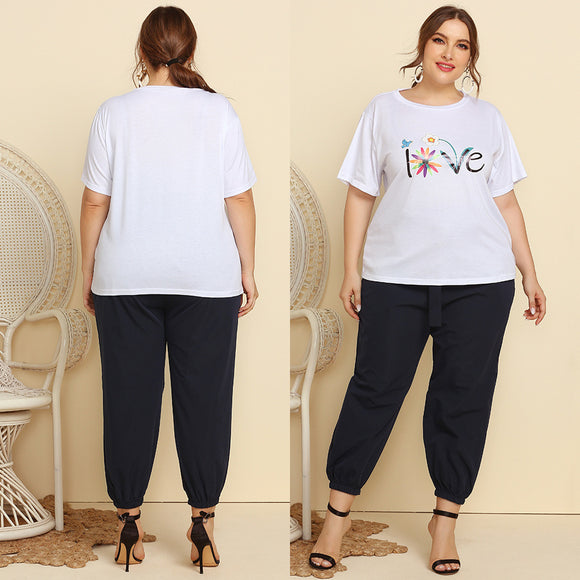 Conjunto Casual Mujer: Blusa Estampada con Cuello Redondo y Detalle de Cordones