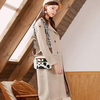 Bolsa Crossbody Multiusos con Diseño Vaca y Cierre de Cremallera