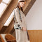 Bolsa Crossbody Multiusos con Diseño Vaca y Cierre de Cremallera