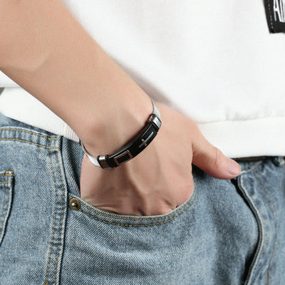 Pulsera de Malla de Acero de Titanio con Cruz Dorada para Hombre - Image 2