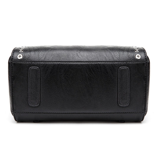 Bolso de Hombro Coreano para Mujer con Remaches - Diseño Moderno y Versátil - Image 2