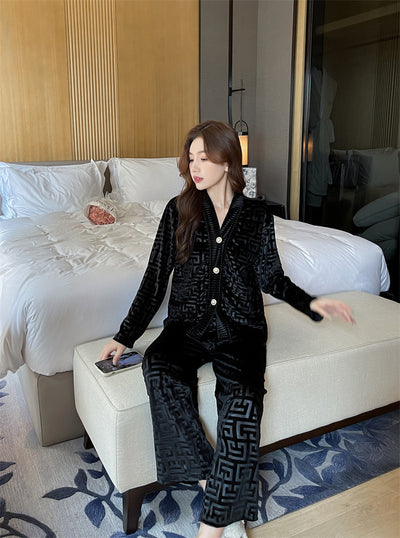 Pijama de Terciopelo Dorado para Mujer - Conjunto Elegante y Cómodo - Image 6