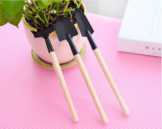 Set de 3 Herramientas Mini para Jardinería - Pala, Rastrillo y Desmalezador - Image 3