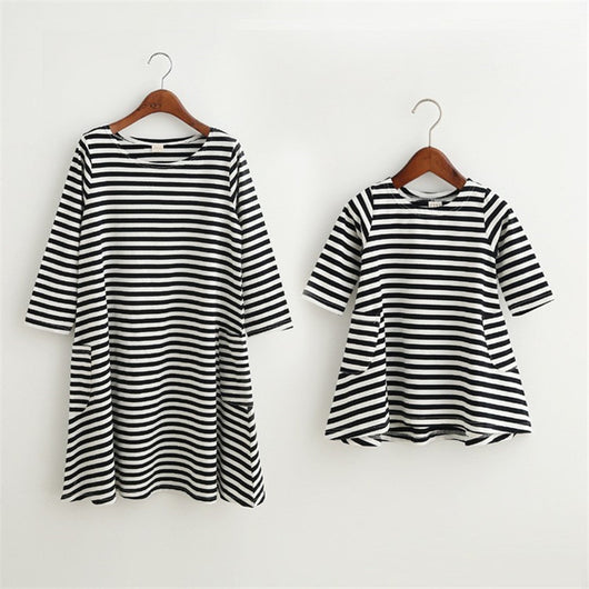 Vestidos a Juego Mamá e Hija con Rayas - Conjunto Familiar Coordinado - Image 7