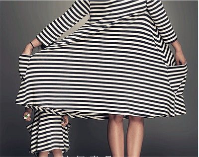 Vestidos a Juego Mamá e Hija con Rayas - Conjunto Familiar Coordinado - Image 9