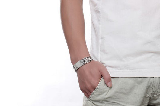 Pulsera de Fe para Hombre con Cruz y Grabado - Image 3