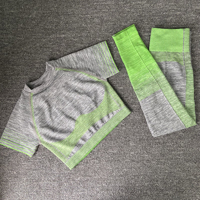 Ropa de Yoga Tejida sin Costuras - Image 29