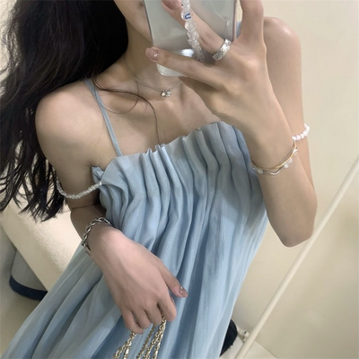 Vestido Plateado con Tirantes de Perlas y Filigrana Elegante - Image 4