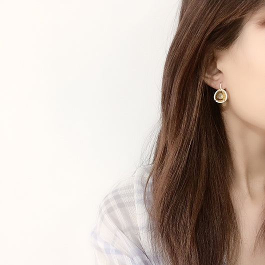 Aretes Triángulo de Cristal Multicolor con Incrustación de Cobre - Image 2