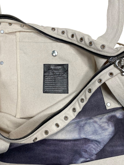 Bolsa Tote Canvas con Estampado de Ojetes Zip - Image 8