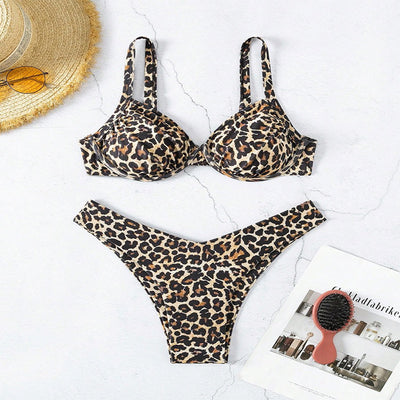 Women's two-piece leopard print swimsuit with a push-up bikini top and V-cut bikini bottom. - Image 3