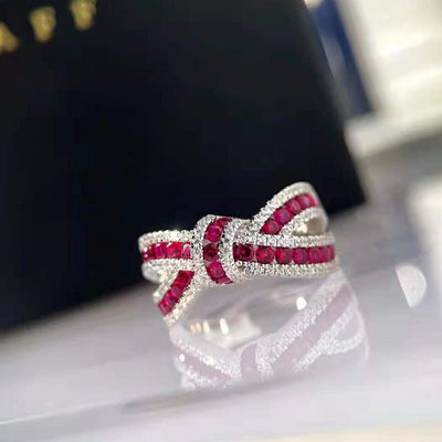 Anillo de Diamante con Lazo Tridimensional Ruby - Lujo Minimalista - Image 4