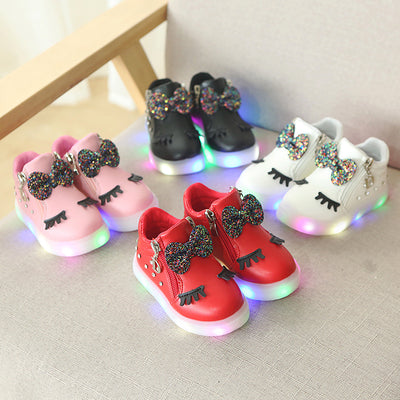 Zapatos infantiles con luces LED y detalles brillantes - Image 7